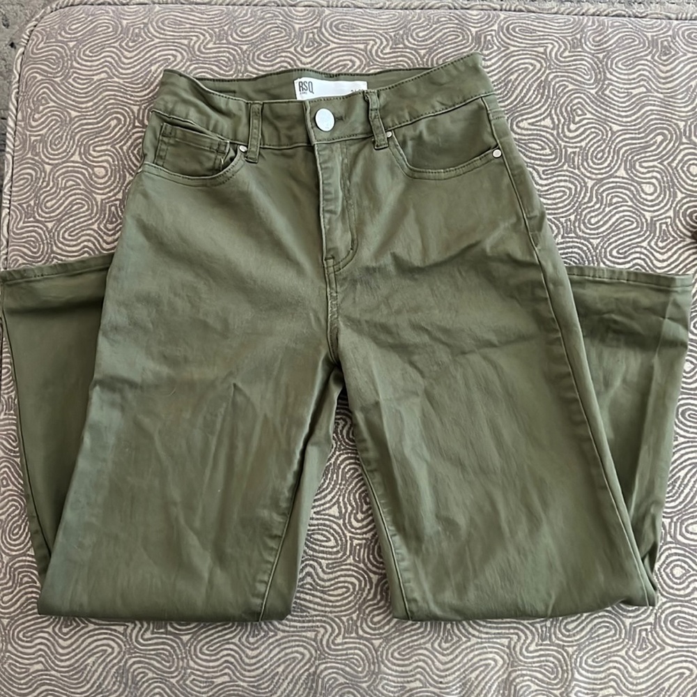 Cute Olive Green Stretchy Wide Leg Cropped Pants!
